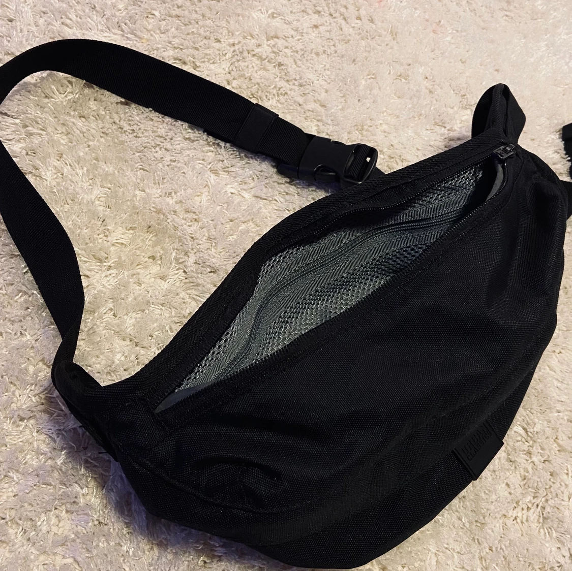 Stilren midjeväska 🖤 - 91