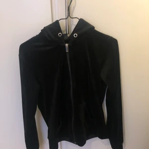 Kofta  - En mjuk kofta från Gina tricot snöret borta 60kr