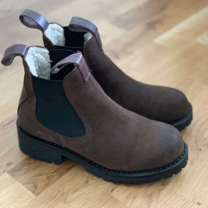 Johnny Bulls - Helt nya super sköna Johnny Bulls använd två gånger pga var lite smås för mig. Köpte de för 1300kr säljer dem nu för 600kr + frakt!!💕