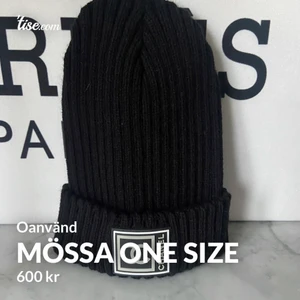 Mössa  - One size, oanvänd, Chanel märke på! 
