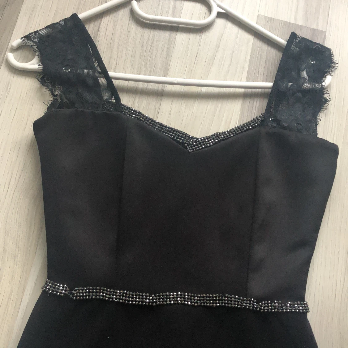 Snygg svart festklänning - 90