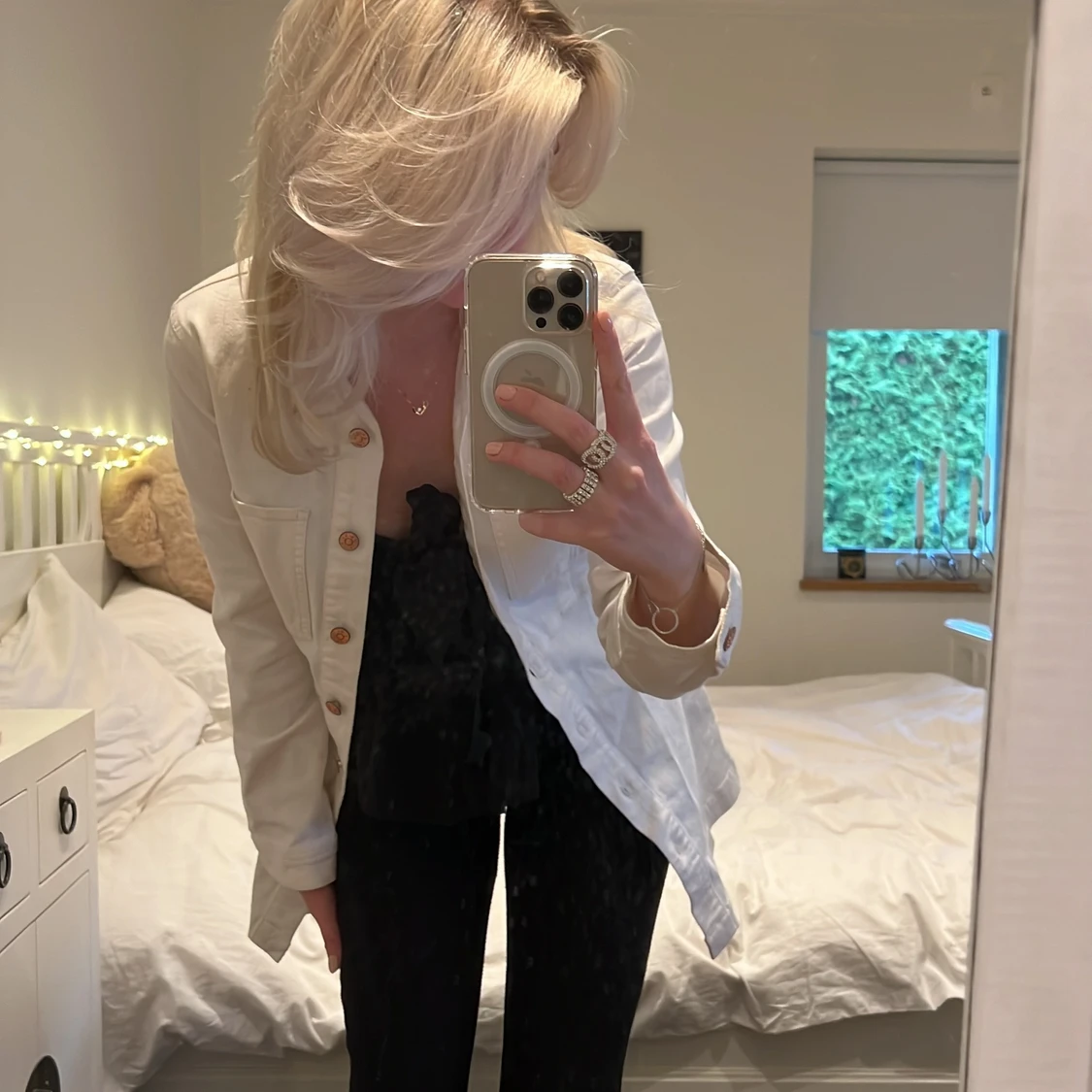 Vit lång jeansjacka/jeansklänning