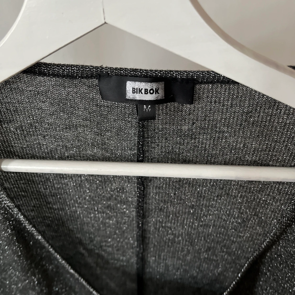 Glittrig top från BIKBOK (M) - 90