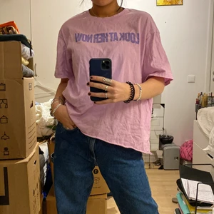 T-shirt strl. M! - Säljer denna t-shirt i storlek M från H&M för 80kr!