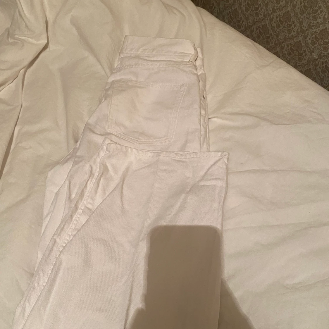 Vit jeans från H&M  - 90