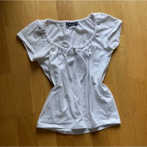 brandy  - tröja från brandy melville som ba inte kommer till användning jättegullig 