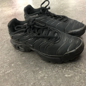Tn nike skor  - Säljer mina Nike TN skor, de e i ett bra skick har använt Max 10 gånger totalt. Du står för frakten