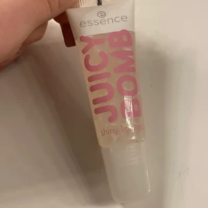 Nytt läppglans  - 13 kr frakt 12