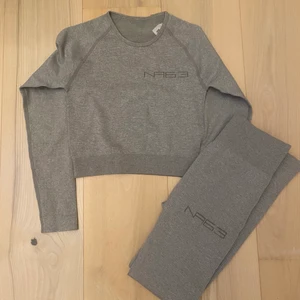 Träningsset - Superfina träningskläder köpa på Ullared, aldrig använda! Skriv för frågor, frakt tillkommer❣️. Skriv endast vid seriösa frågor eller om du faktiskt är intresserad av att köpa 🥰🤩