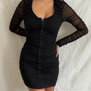 NAKD klänning - Fett snygg klänning från NAKD som tyvärr inte kommer till använding:/ Aldrig använd heller! Strlk: XS, Pris: 250 + frakt.