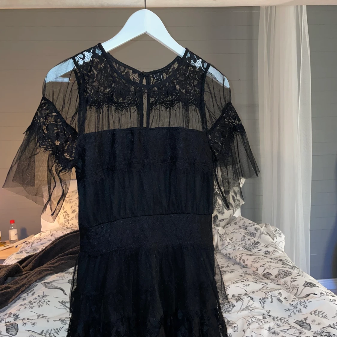 Svar spetsklänning - 90