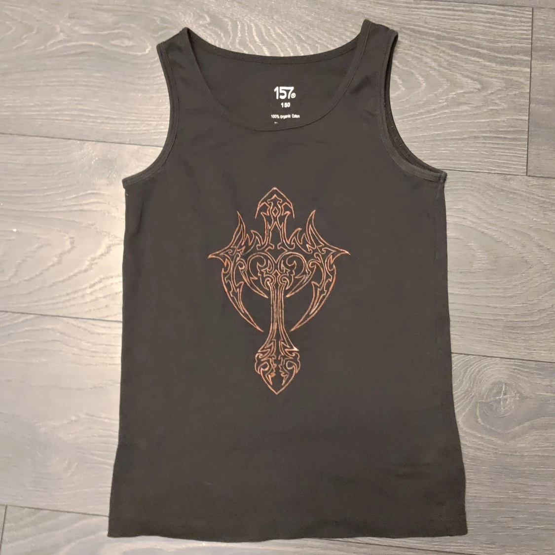 Svart linne i mönster