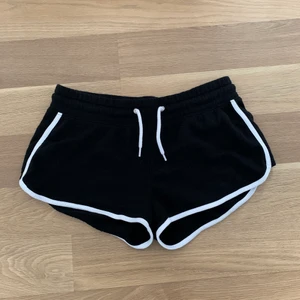 Mjukisshorts - Supersköna mjukisshorts i storlek XS. Säljes för 50kr + frakt. TOTALPRIS: 95kr 🖤