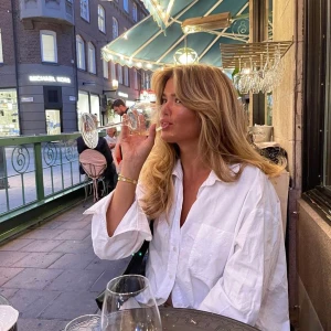 Skjorta - Säljer denna skjortan från djerf venue!! Skriv för fler bilder/information☺️💞