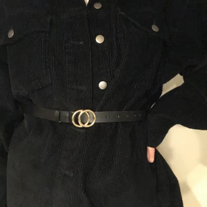 Skärp  - Säljer detta fina skärp från h&m! Får ingen användning av den längre 😊 