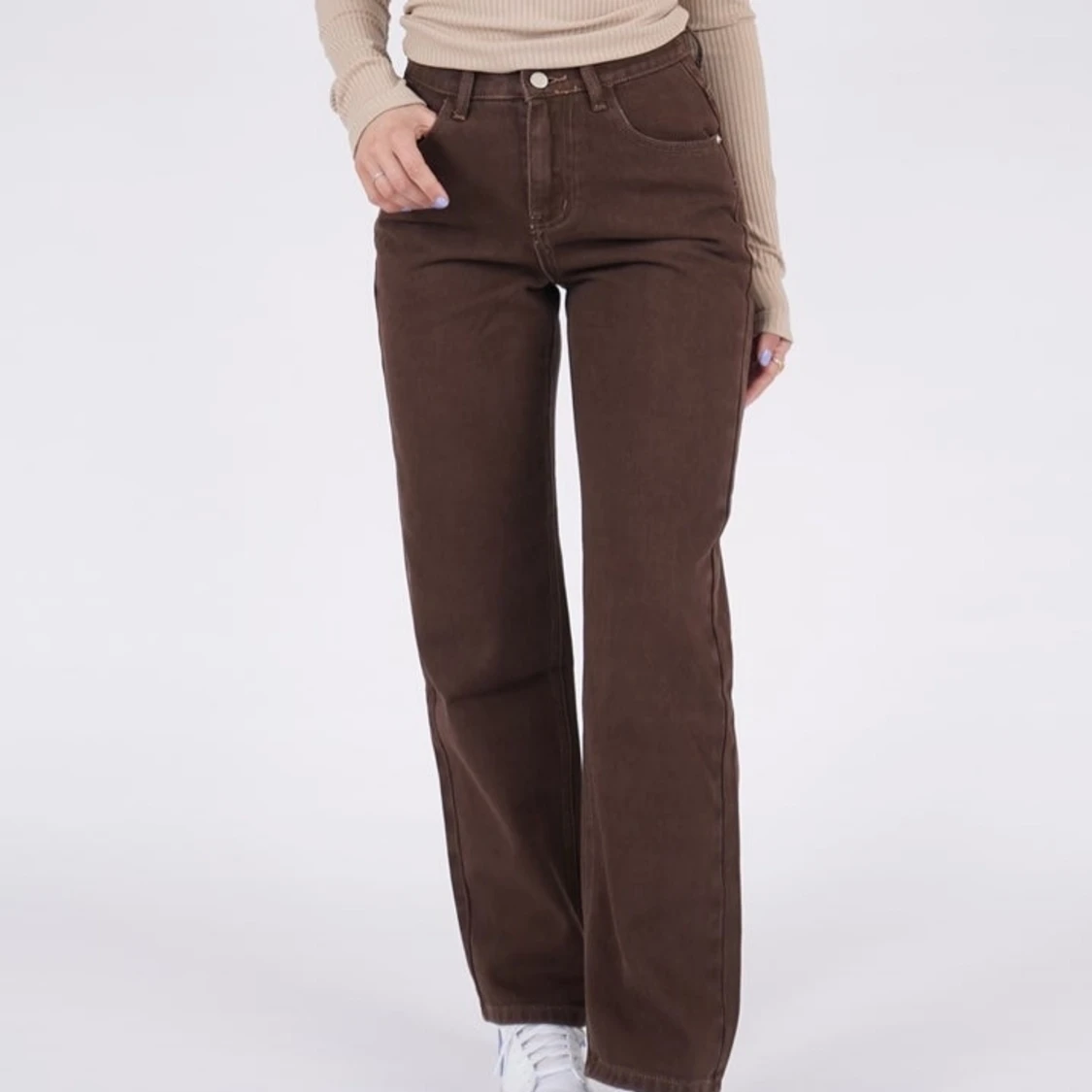 Bruna jeans från Venderby's