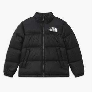 Säljer min northface jacka då jag har flera hemma, skicka privat för bilder på den. Köpare står för frakt 