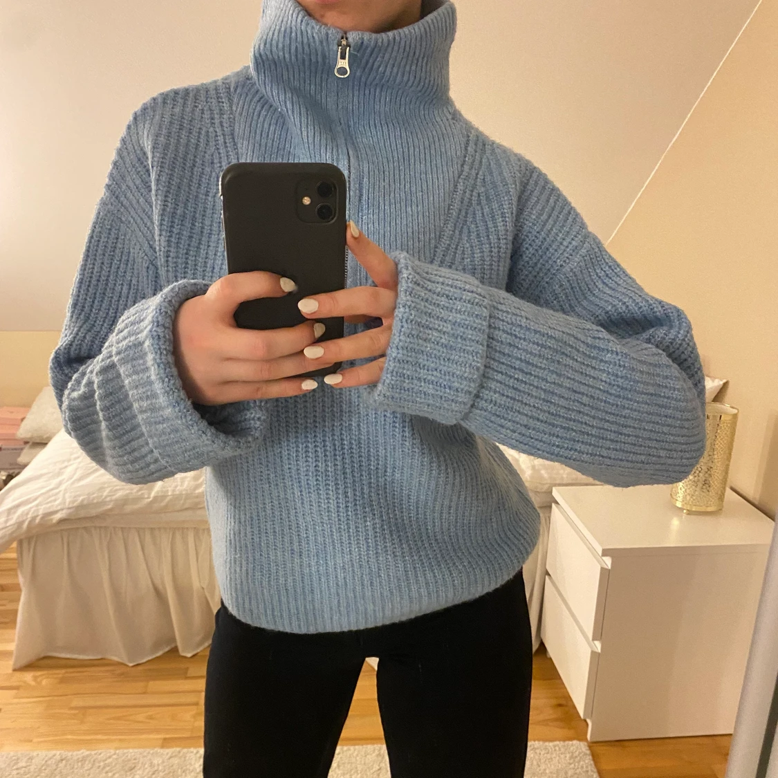 Blå stickad tröja - 90