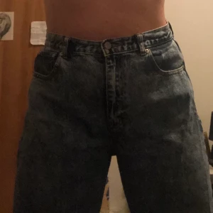 Jeans - Fräsiga jävla brallor! Använda totalt 1 gång då jag drunknar i jeans och jackor heh… men röven ser svinbra ut i dem!