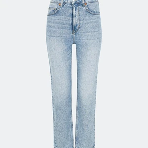 Jeans " Tower"  - Jeans från bikbok modellen " Tower " Använda fåtal gånger men skulle säga att det är nyskick. Storlek 29 vilket motsvarar 38/40. Nypris 599:- mitt pris 165:-