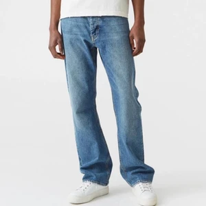 HOPE RUSH DENIM - Hope rush jeans som är fåtal gånger använda. Sitter helt perfekt över skon! St 31. För fler frågor kom pm, mvh Max.