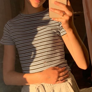 Tröja - Super fin ljusblå tröja, pris 20kr + frakt, storlek xs/s!