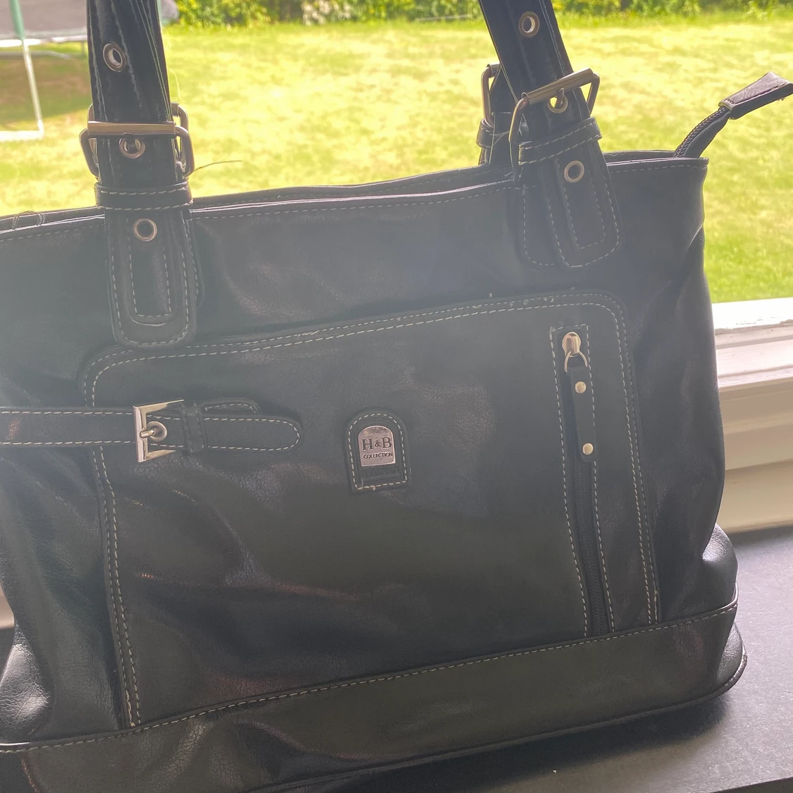 Svart handväska från h&b  - 90