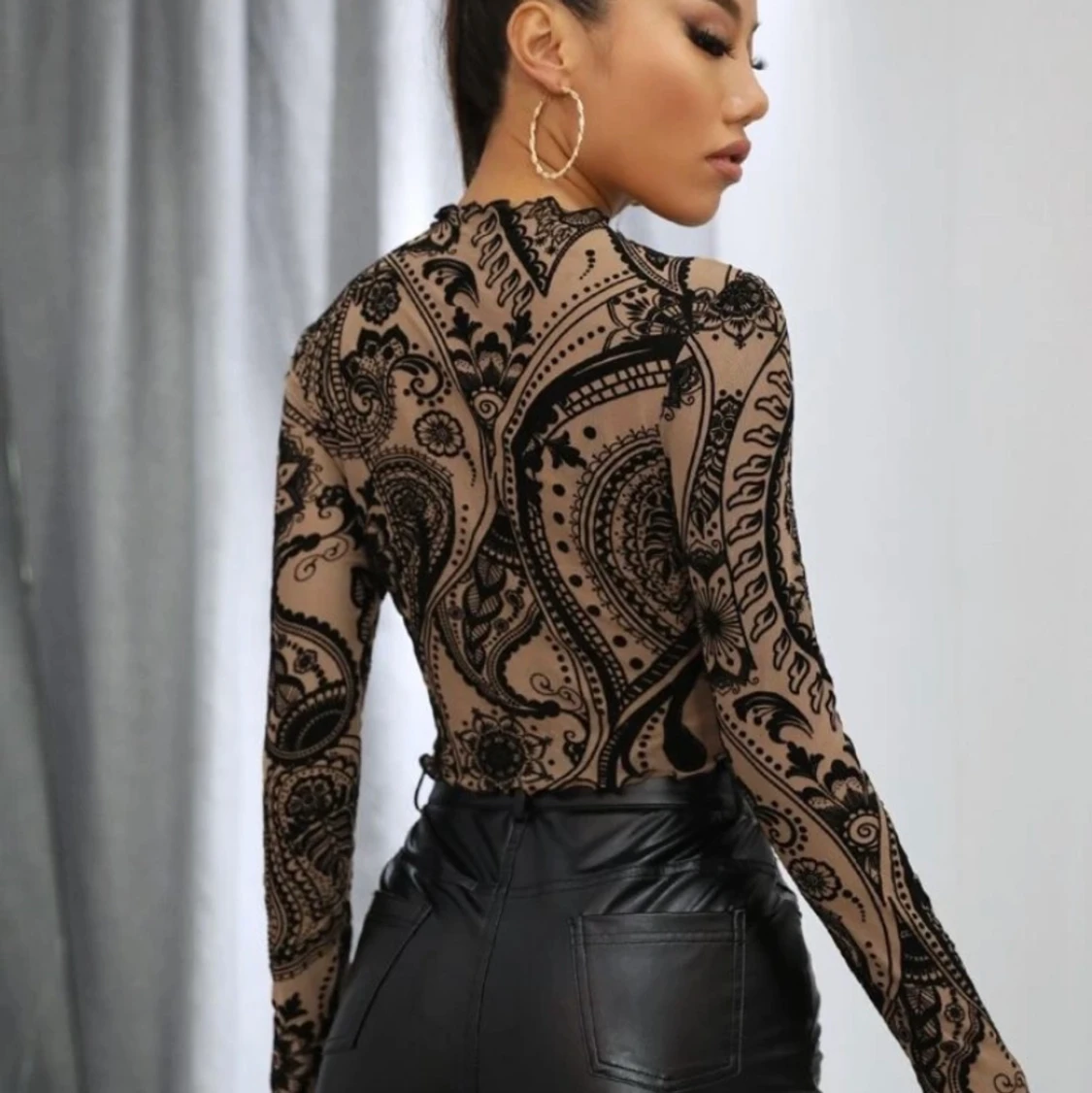 Genomskinlig tröja - 91