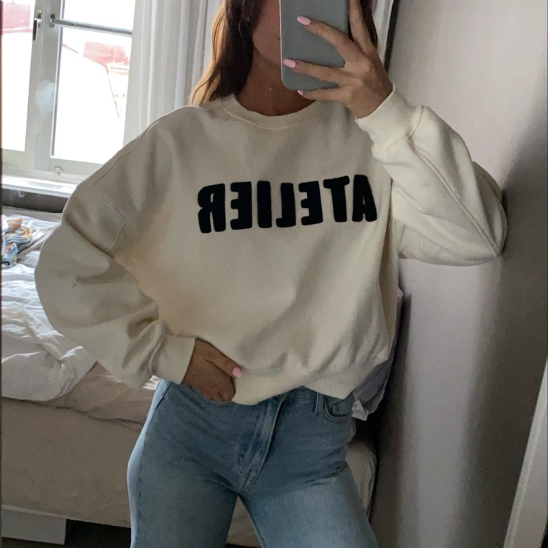 Sweatshirt