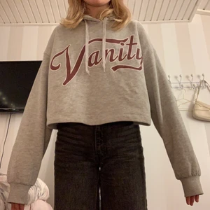 Tröja bik bok storlek xs  - Nästan aldrig använd bra skick. Inköpt 3/4 månader sen från bik bok. Passar 10-13. 