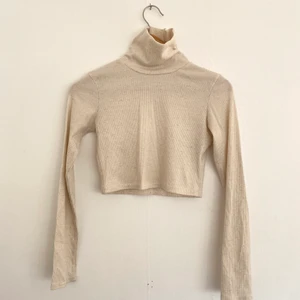 Beige polo - Beige/vit polotröja, nyskick!😌