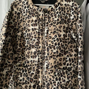 Holly & white leopard jacka st M - Super tuff dum jacka från  Lindex! Super varm att ha på dig, 