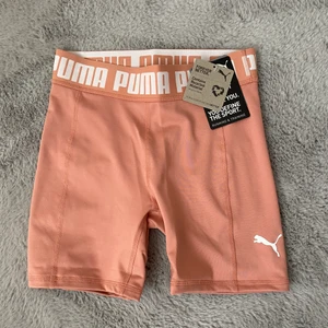 Puma träningsshorts - Så snygga träningsshorts som tyvärr va för små för mig. 