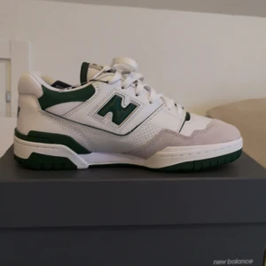New balance 550 grön - Storlek 42 1/2. Oanvända. Köpta ifrån restocks.se köparen står för frakt! 