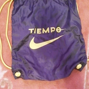 .  - Kan mötas upp i Linköping, tyvärr jag kan inte skicka den med posten 😢, alla kostar 40🤍