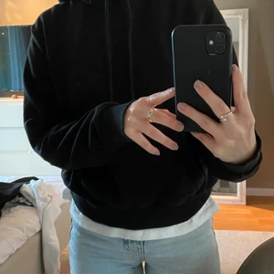 Hoodie - Svart hoodie från hm🥰