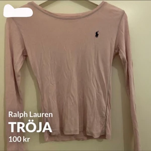 Ralph lauren tröja - Väldigt fin tröja i väldigt bra skick, färgen är smutsrosa, storlek S. Priset är 100kr (Frakten ingår i priset)
