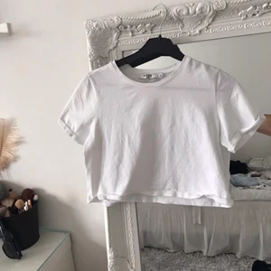 Tshirt  - Fin Tshirt från NAKD !🌟 Storlek Xs men passar även mig med S/M.