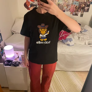 Baby milo bathing ape - “BAPE A Bathing ape NIGO baby milo cowboy logo T-shirt tee” strl M, unisex, använd fåtal gånger och i bra skick! Skriv för mer bilder:)