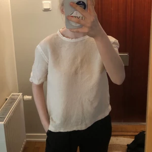 Sandro Paris Tröja - En superfin tröja från Sandro! Passar mig som är XS/S. 