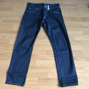 Baggy jeans - dunder feta baggy jeans i toppskick. storlek w30 l32. dem är mer åt de lowwaisted hållet. köparen står för frakt 💚