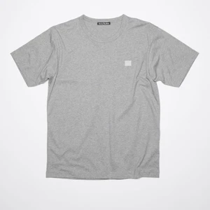 Acne Studios T-Shirt -  Har en oversize passform. Orginalpris: 1000kr. Dm för fler bilder💕