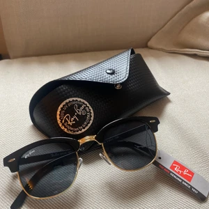 Ray-ban - Riktigt fräscha snygga glasögon som passar perfekt till sommaren! Helt nya oanvända (äkta)j