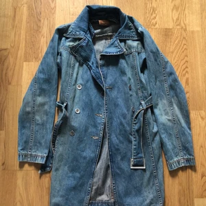 Jeans jacka med skärp  - Jätte fin y2k jeans jacka 
