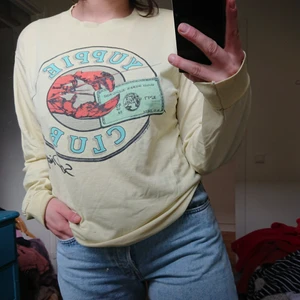 Retrotröja  - Rolig retrotröja med trycket yuppie club 