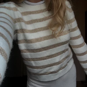 Stickad tröja - Snygg stickad tröja från Guess