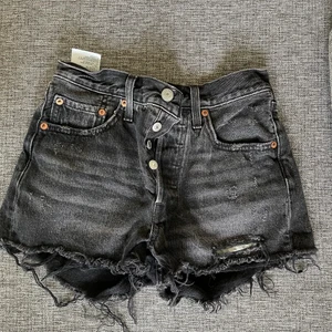 Shorts  - Levis 501 shorts! Tyvärr blivit för små för mig. W24.
