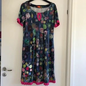 Mönstrad klänning från du Milde - Fin klänning från märket du Milde. I kanonskick!