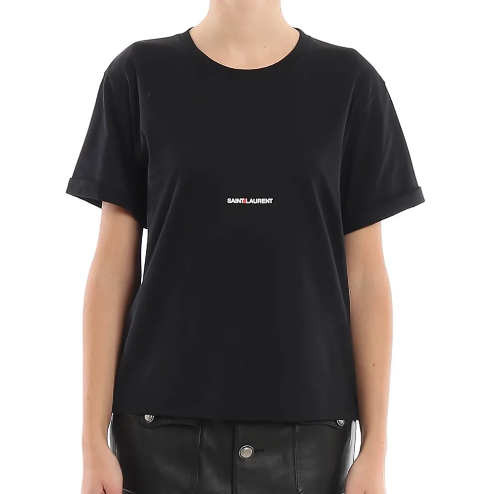 Svart t-shirt från Saint Laurent. Storlek M men passar även S och XS. Väldigt bra skick! . T-paidat.