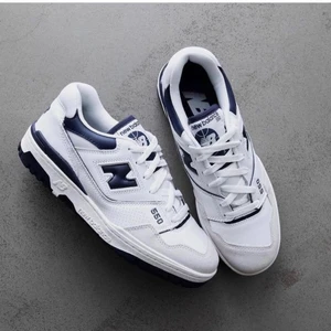 New Balance 550 Navy Blue  - New balance 550 Navy Blue   Tillgängliga storlekar EU 43 44  44,5 45,5 46,5 • Pris: 1699kr   • Skriv till oss i dm om din storlek saknas   • Vi nås genom dm för eventuella frågor eller funderingar!  @erisneakers på instagram 
